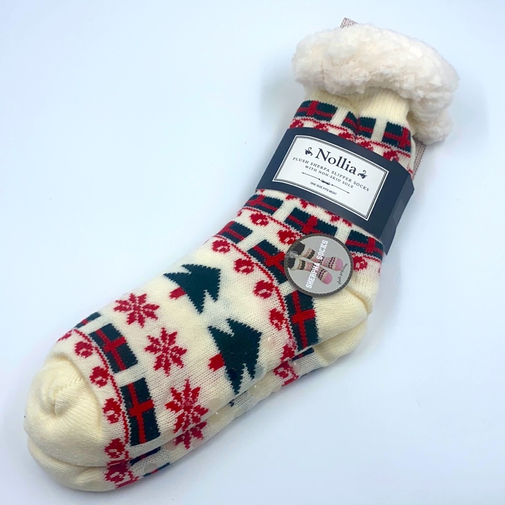 NWT Nollia Christmas Plush Sherpa Slipper Socks with‎ Non-skid Sole